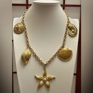 Vintage KJL Kenneth Jay Lane for Avon SEASHELL CHARM NECKLACE GOLD TONE